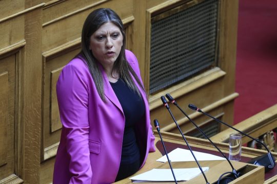 Παρέμβαση με το «καλημέρα» στη Βουλή από την Κωνσταντοπούλου: «Πού είναι οι βουλευτές της Νέας Δημοκρατίας;»